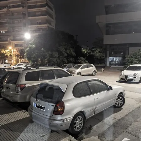 Cozy Apt! Friends & Family - Private Paid Parking Daire *