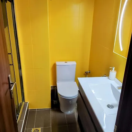 Cozy Apt! Friends & Family - Private Paid Parking Apartment Thessaloniki