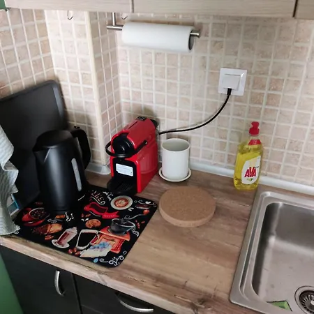 Apartment Cozy Apt! Friends & Family - Private Paid Parking Thessaloniki