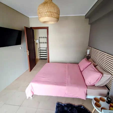 Apartment Cozy Apt! Friends & Family - Private Paid Parking Thessaloniki